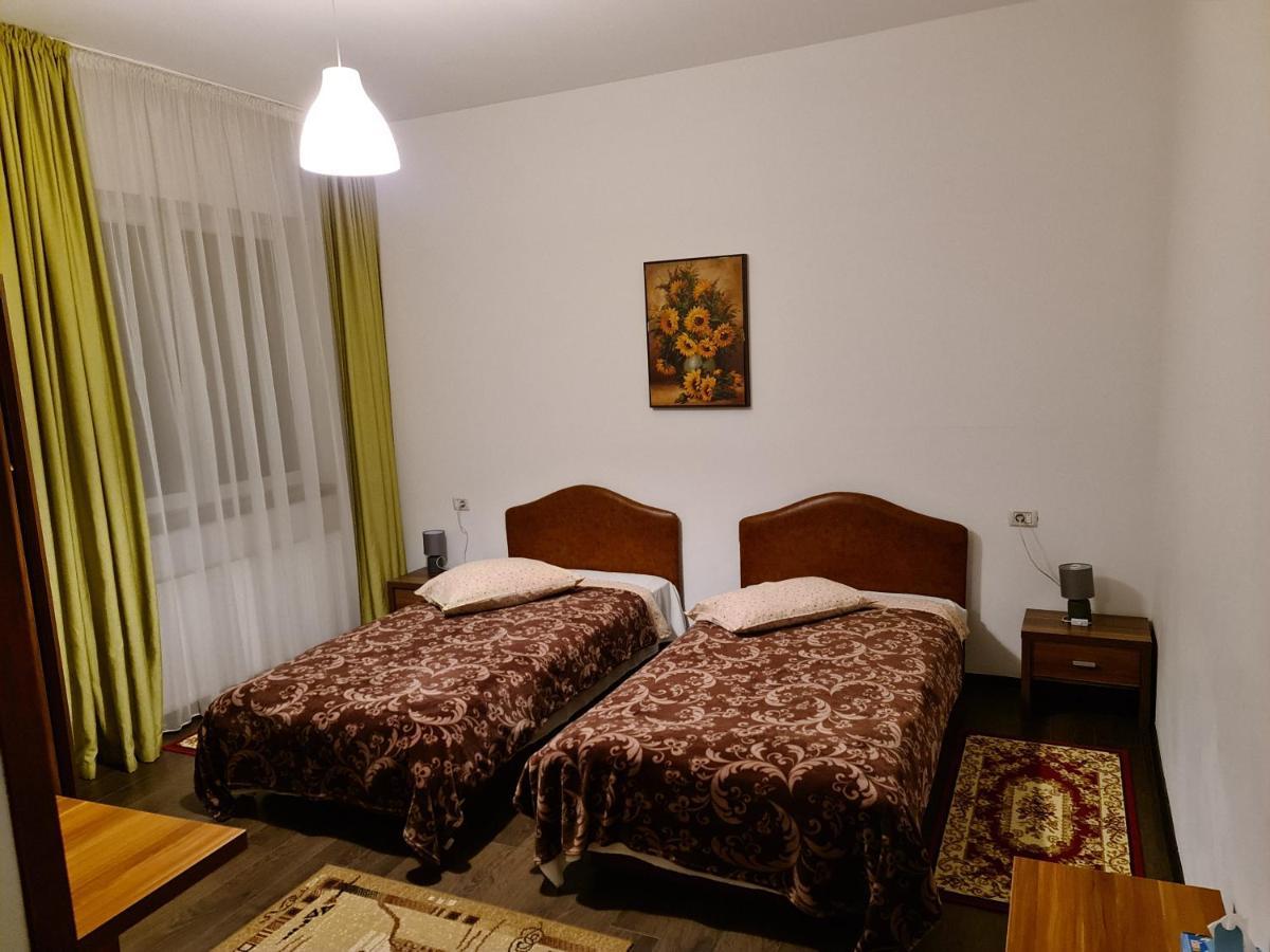Pensiunea Caraiman Servicii De Cazare Кодля Экстерьер фото